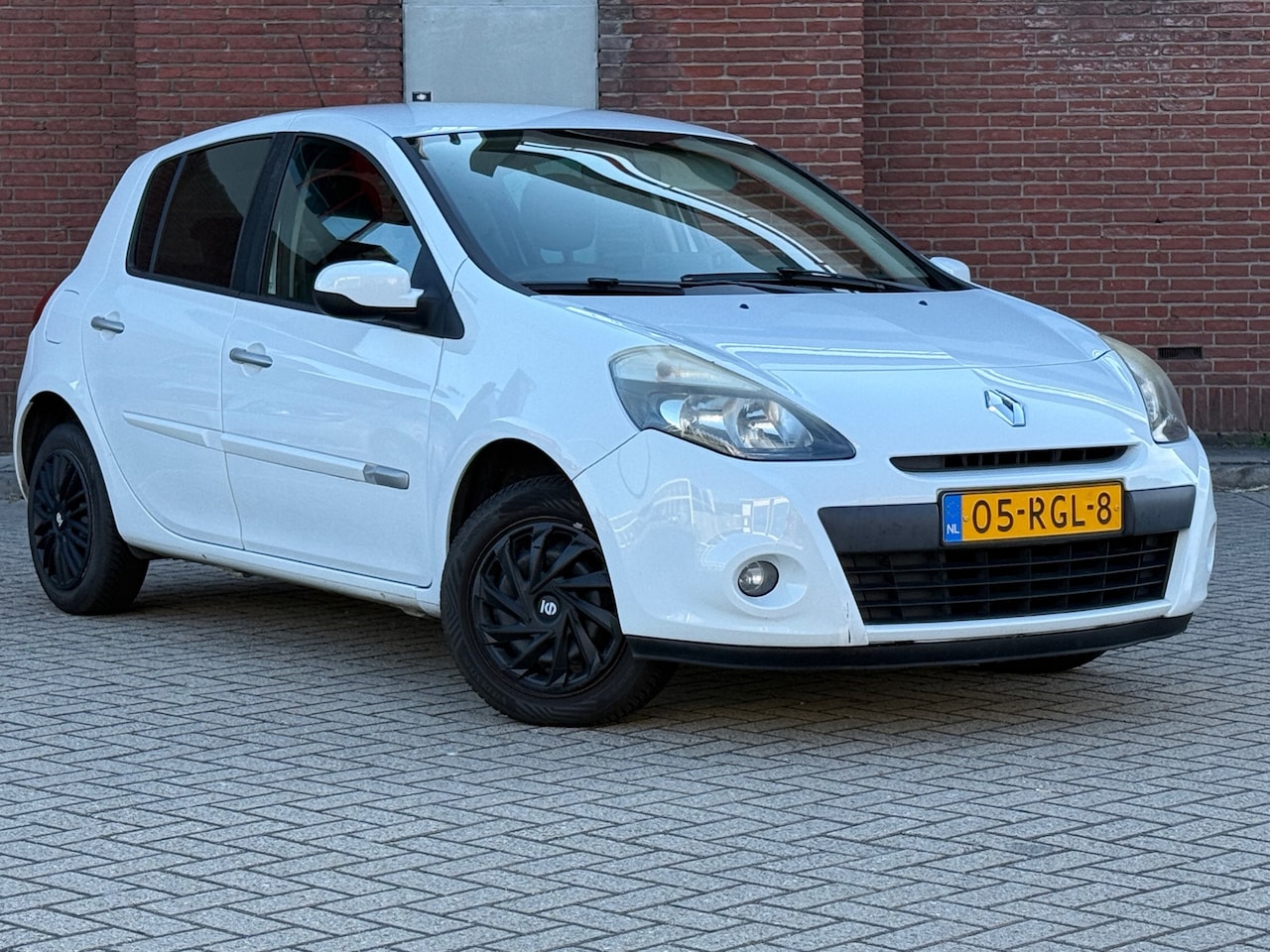 Renault Clio - 1.2 Authentique|5DRS|NAVI|TREKHAAK|GOED-ONDERHOUDEN - AutoWereld.nl