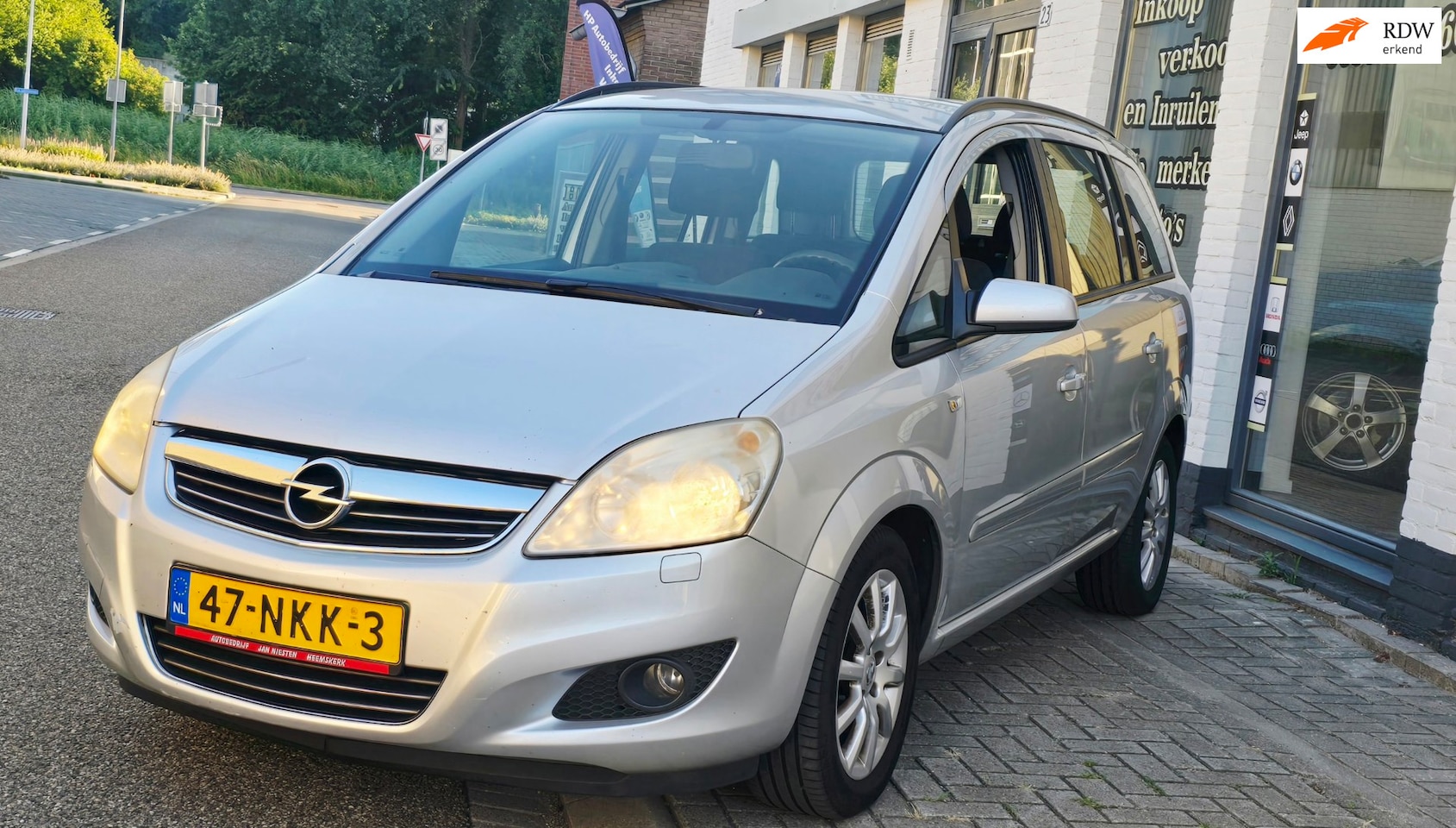 Opel Zafira - 1.8 Business*1e eig*7 personen*aiirco ijs*nap*trekhaak*rijd rem schakel zeer goed*inruil m - AutoWereld.nl