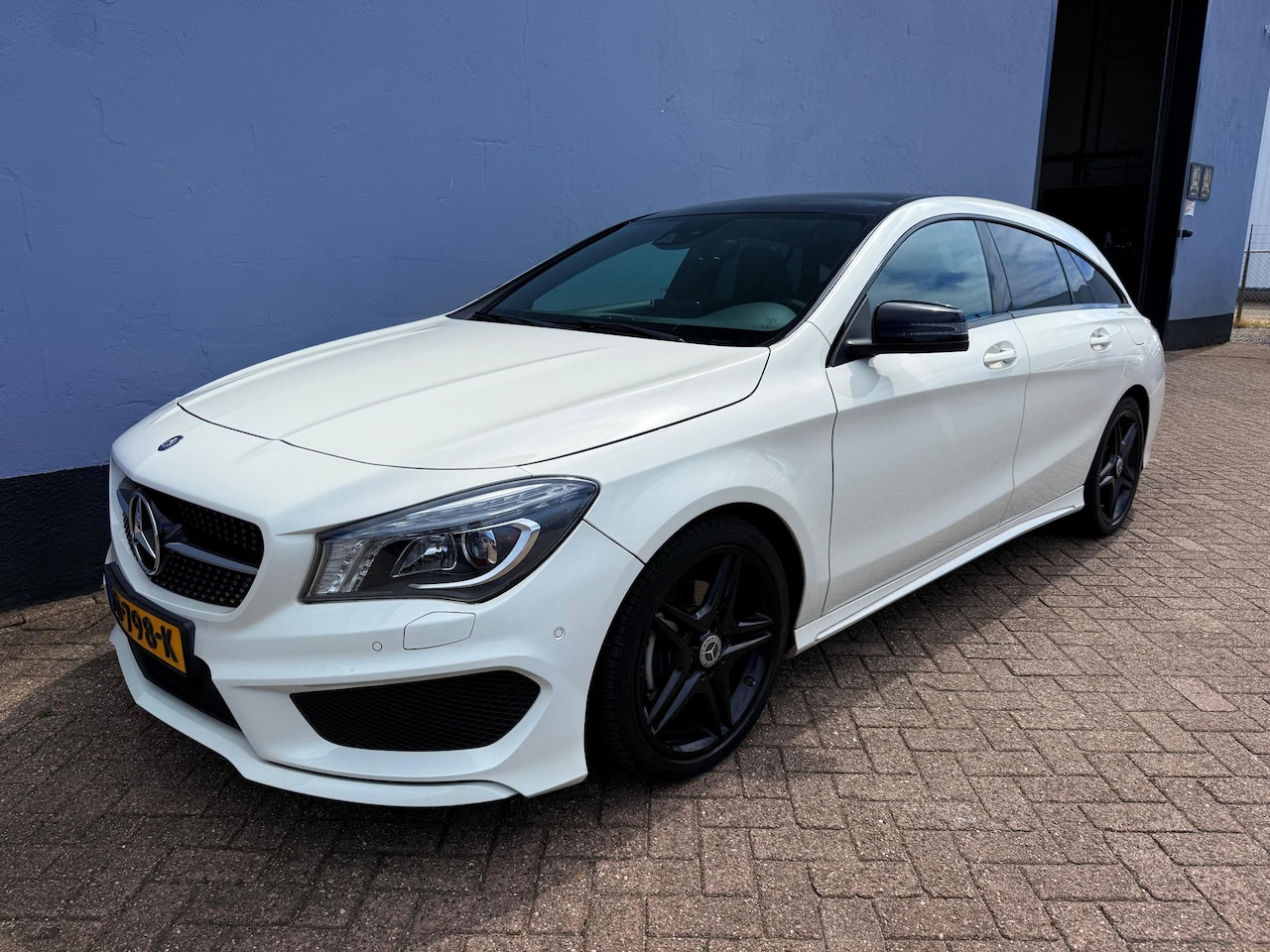 Mercedes-Benz CLA-klasse Shooting Brake - 200 Prestige AMG - H/K - Panorama - Climate - AutoWereld.nl