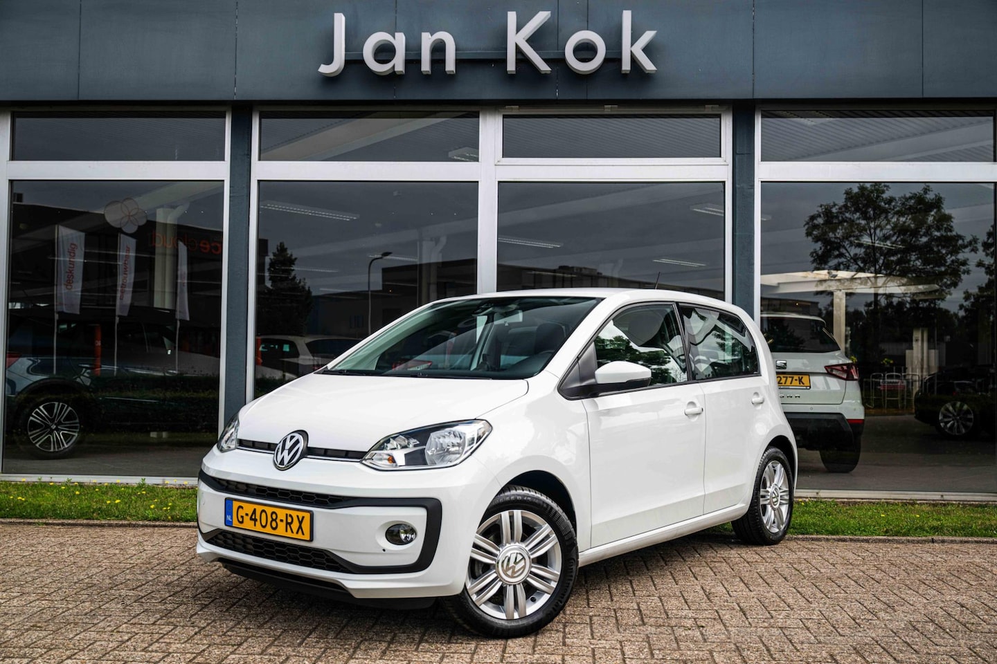 Volkswagen Up! - 1.0 BMT high up! | Climate Control | Stoelverwarming | Camera - AutoWereld.nl