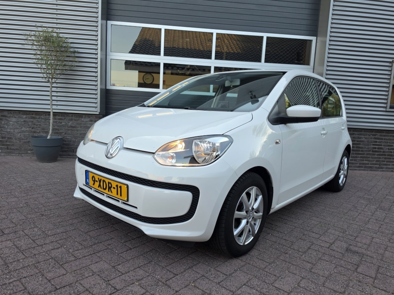 Volkswagen Up! - | NL Auto | Airco | LM Velgen | 1.0 move up! BlueM. - AutoWereld.nl