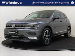 Volkswagen Tiguan - 1.4 TSI ACT Highline Digitale dashboard | Panoramische schuif kantel dak | Lederen bekledi