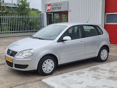 Volkswagen Polo - 1.4-16V Sportline