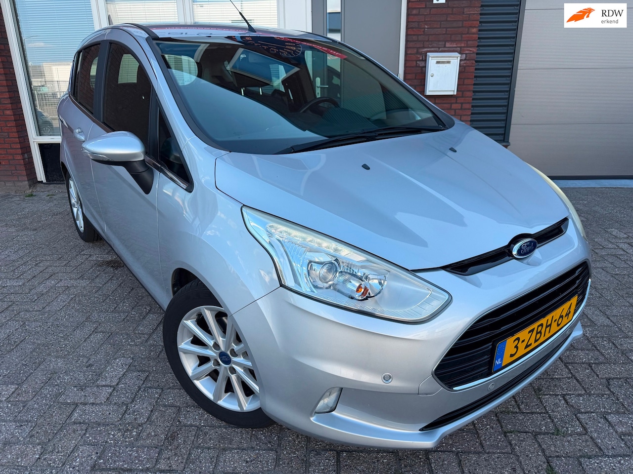 Ford B-Max - 1.0 EcoBoost Titanium / Riem v.v / Navi / Camera / PDC / Clima / Cruise - AutoWereld.nl