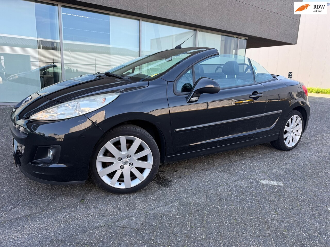 Peugeot 207 CC - 1.6 VTi Roland Garros CLIMAT BJ 1-2011 APK 5-2027 - AutoWereld.nl