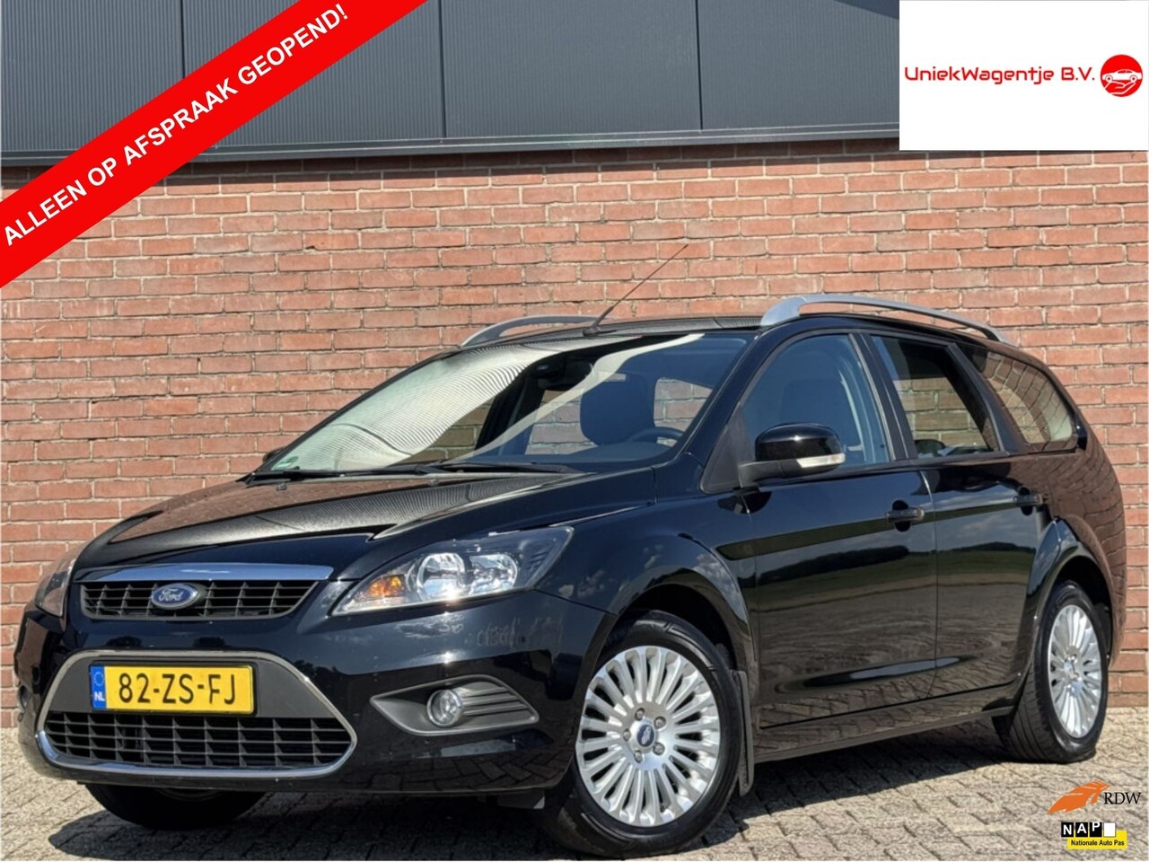 Ford Focus Wagon - 1.6 TITANIUM | NL-AUTO! | NAVI! | TREKHAAK! - AutoWereld.nl
