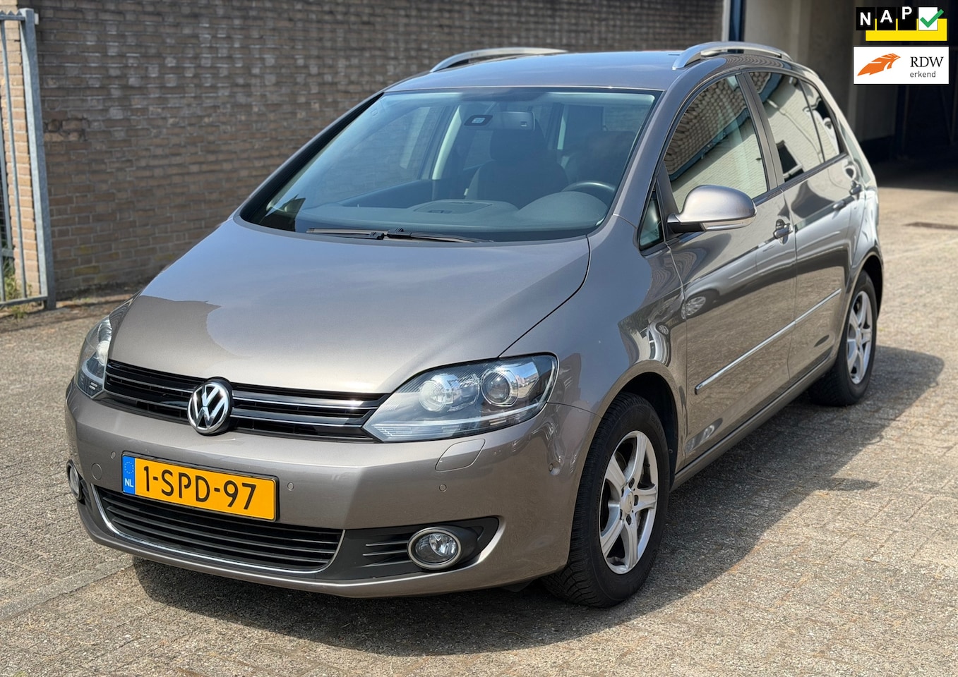 Volkswagen Golf Plus - 1.4 TSI Highline DSG | 1e Eig | Dealer ondh | Achteruitrij Camera | Xenon | Trekhaak | ACC - AutoWereld.nl