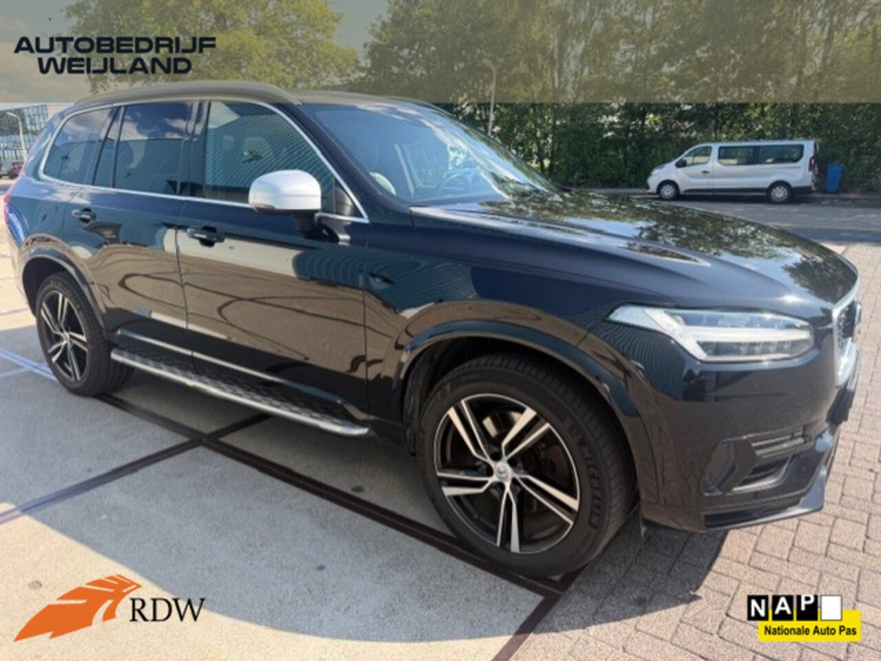 Volvo XC90 - 2.0 T8 Twin Engine AWD R-Design BTW-auto I Bowers & Wilkins I Luchtvering I Trekhaak I R-D - AutoWereld.nl