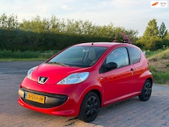 Peugeot 107 - 1.0-12V XR