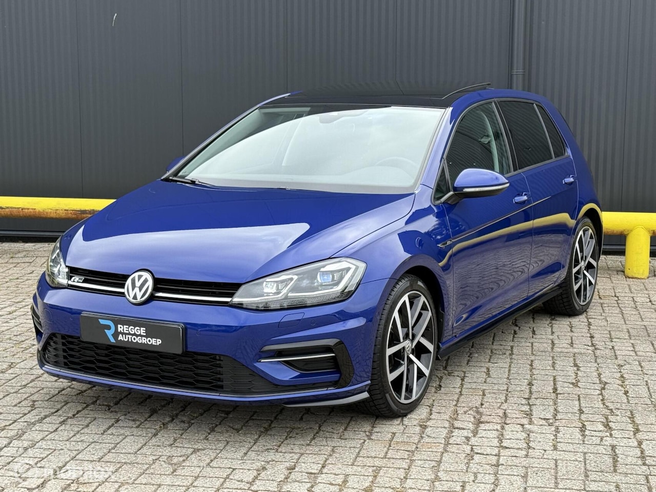 Volkswagen Golf - 1.5 TSI R-Line PANODAK | AUTOMAAT | TOPSTAAT - AutoWereld.nl