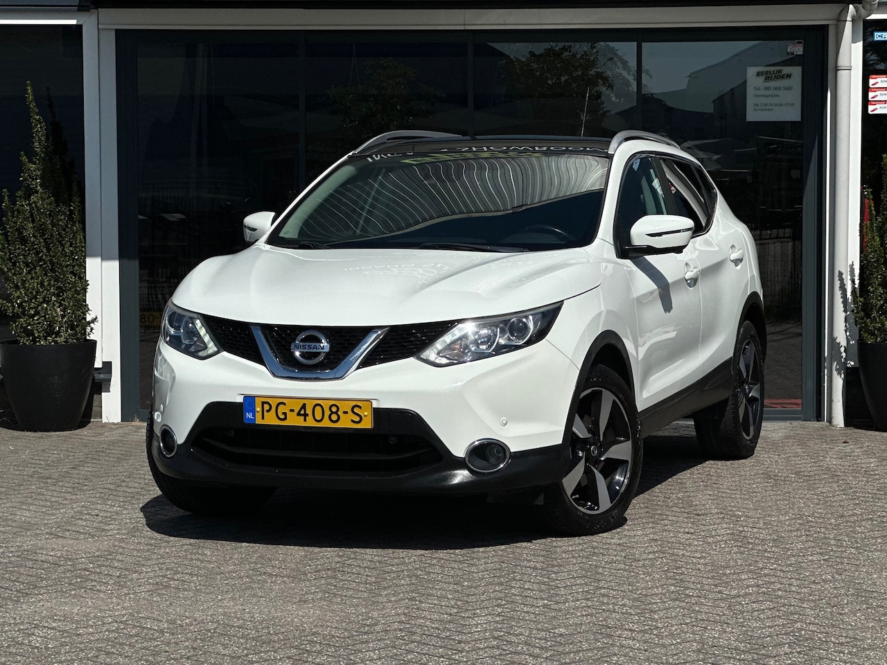 Nissan Qashqai - 1.2 N-Vision / Pano / Keyless / 360 Camera - AutoWereld.nl