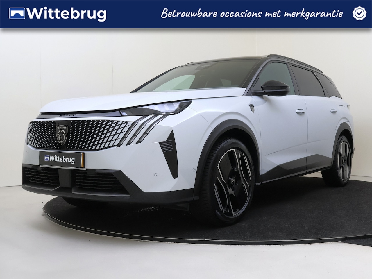 Peugeot 5008 - 1.6 Plug-in Hybrid 195 GT 7p Open Panoramadak ! LEDER + TREKHAAK !! - AutoWereld.nl