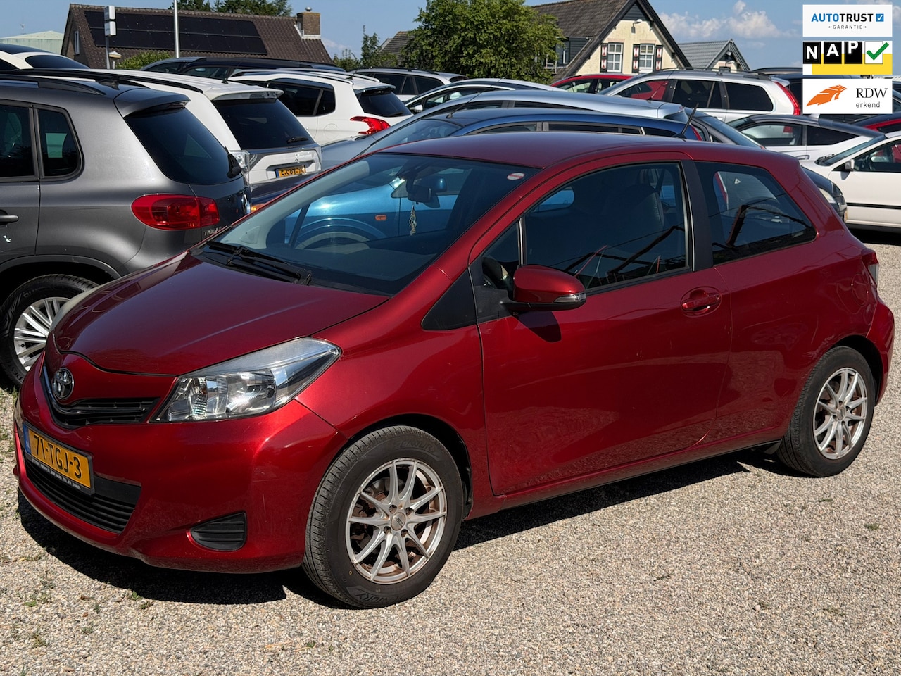 Toyota Yaris - 1.3 VVT-i Aspiration Automaat Cruise Camera Nieuwe Banden Nette Auto - AutoWereld.nl