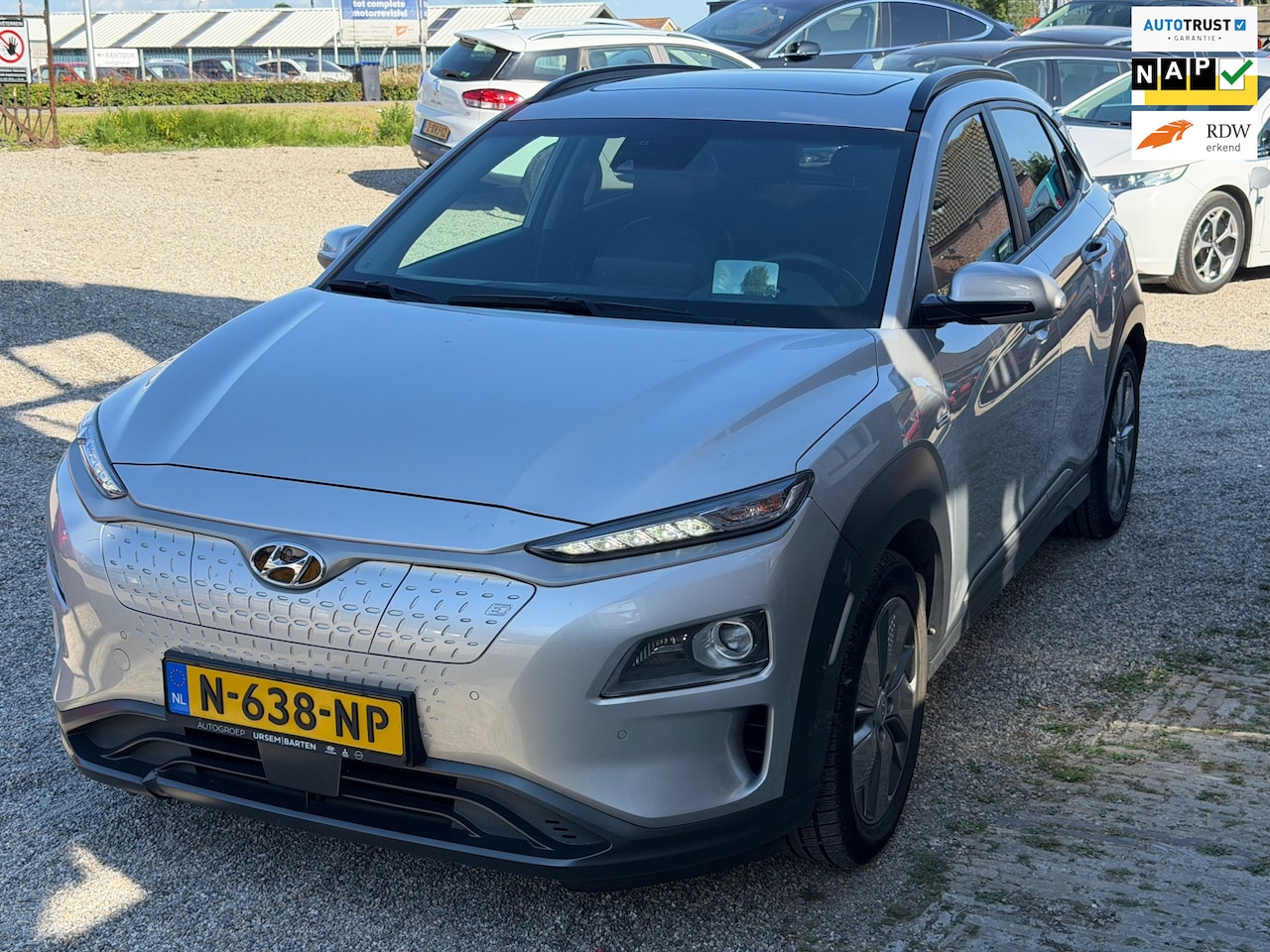 Hyundai Kona Electric - EV Premium 64 kWh 450+ Bereik 3 Fase Bomvol Opties Leer StoelVentilatie Pano ACC Carplay - AutoWereld.nl