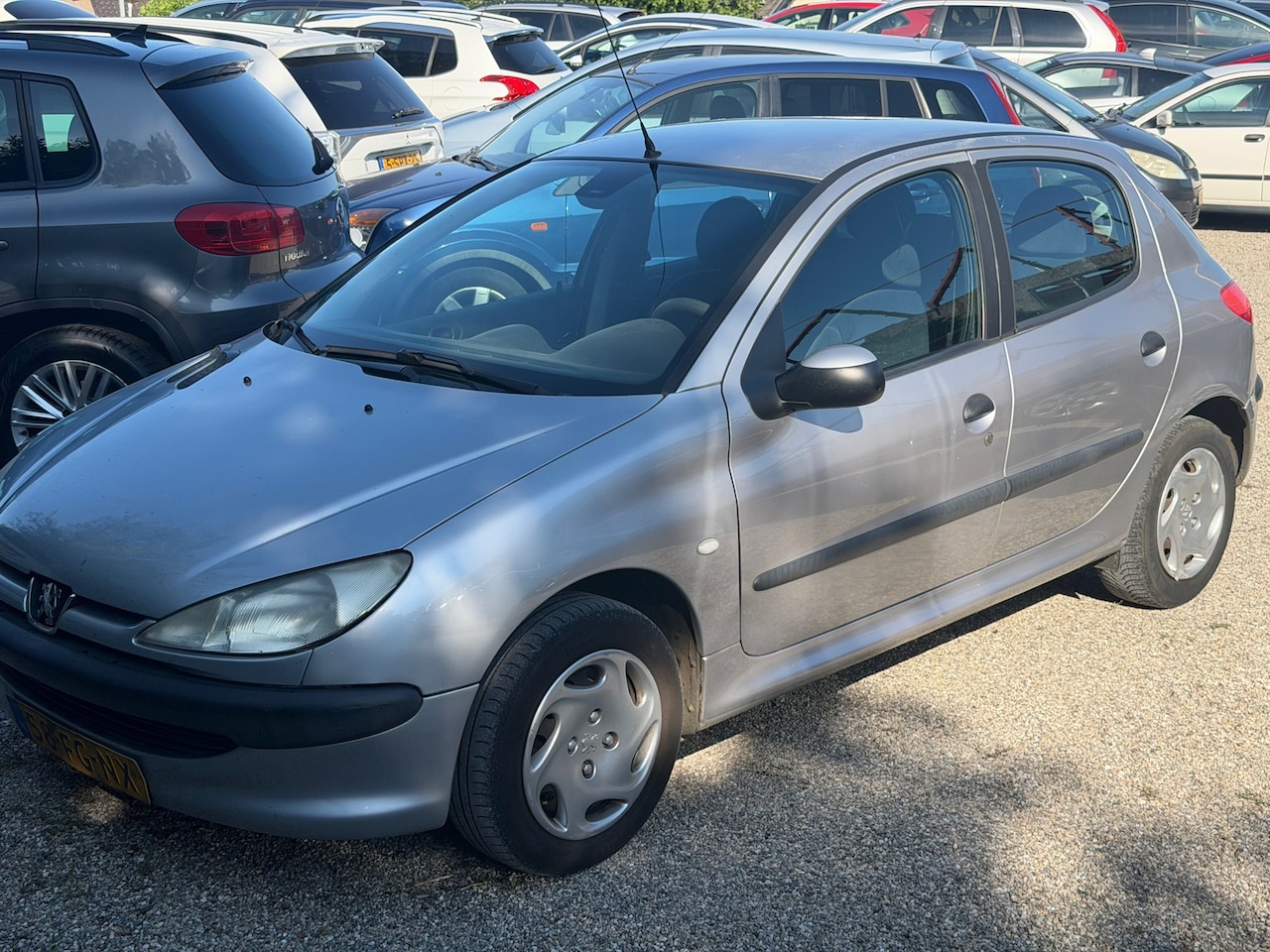 Peugeot 206 - 1.4 Gentry Clima Nieuwe Apk Goed Rijdende Nette Auto Betrouwbaar - AutoWereld.nl