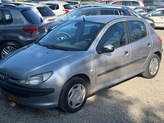 Peugeot 206 - 1.4 Gentry Clima Nieuwe Apk Goed Rijdende Nette Auto Betrouwbaar