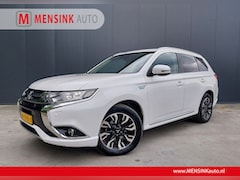 Mitsubishi Outlander - 2.0 PHEV Executive LPG CAMERA ALCANTARA LEER LED TREKHAAK ECC NAVI CRUISE