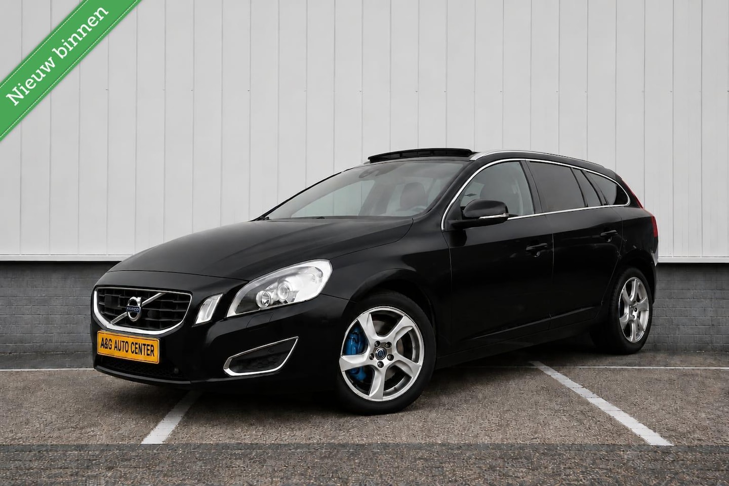 Volvo V60 - 2.0T Summum/1e Eig/ACC/BLIS/203PK/S.Dak/Leer/Xenon - AutoWereld.nl