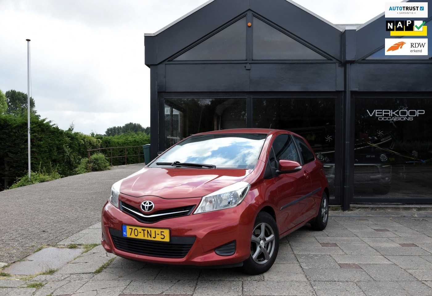 Toyota Yaris - 1.0 VVT-i Aspiration Camera Parkeersensoren Navigatie - AutoWereld.nl