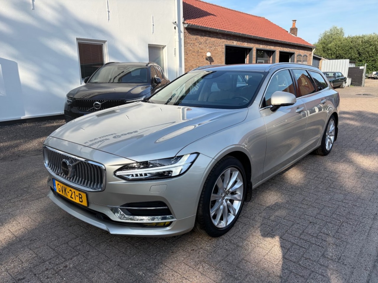 Volvo V90 - T4 Momentum Pilot Assist - AutoWereld.nl
