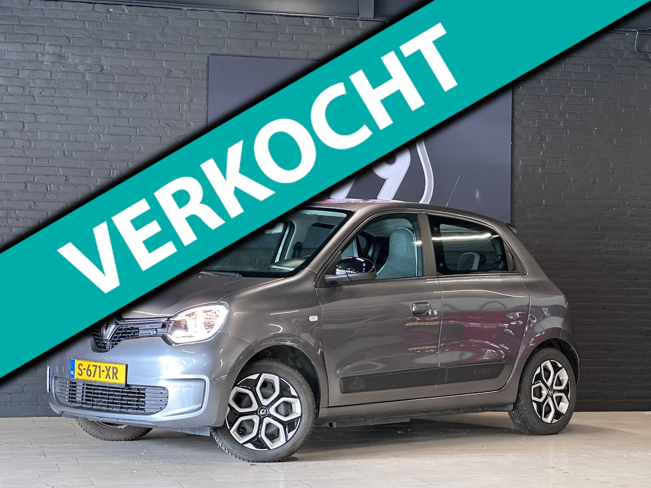 Renault Twingo Z.E. - R80 E-Tech Equilibre 22 kWh NIEUWE ACCU SOH 100% AUTO / CLIMA / CRUISE - AutoWereld.nl