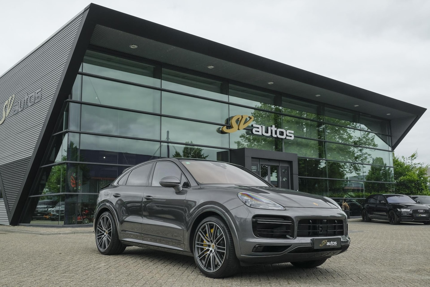 Porsche Cayenne Coupé - 4.0 V8 Turbo S 680pk E-Hybrid Panoramadak 4-wielsturing *SOH 94%* Trekhaak PDCC BOMVOL 1e - AutoWereld.nl