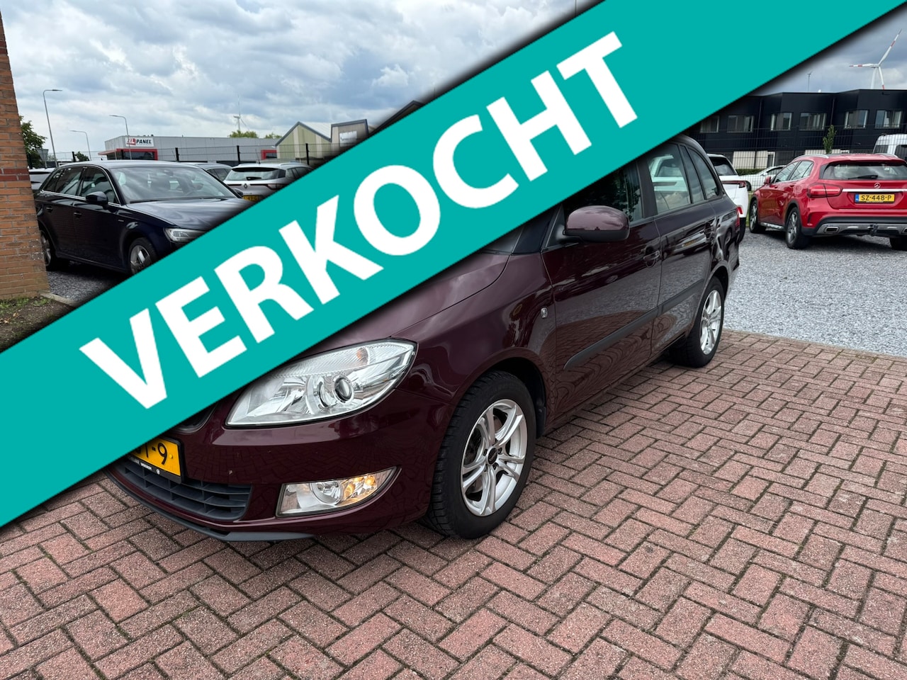 Skoda Fabia Combi - 1.2 TSI Ambition Busnessline 1.2 TSI Ambition Busnessline, Trekhaak, Navi, Climatronic, PDC, Cruise, - AutoWereld.nl