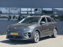 Kia e-Niro - EXECUTIVELINE 64 kWh I TREKHAAK I WARMTEPOMP I SCHUIF/KANTELDAK I ALL-IN PRIJS