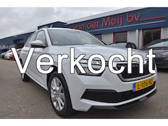 Skoda Kamiq - 1.0 TSI Sport Business , TREKHAAK , CLIMATRONIC , V STOEL VERW, LED KOPL , NAVI VIA APP ,