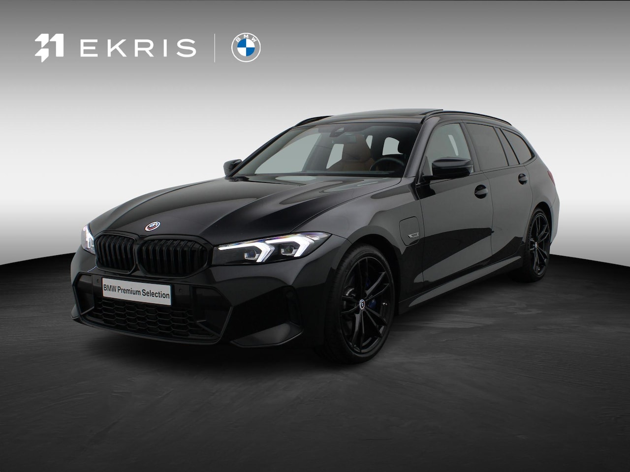 BMW 3-serie Touring - 330e M Sportpakket | Glazen panoramadak | Trekhaak | Elektrisch Verstelbare M Sportstoelen - AutoWereld.nl
