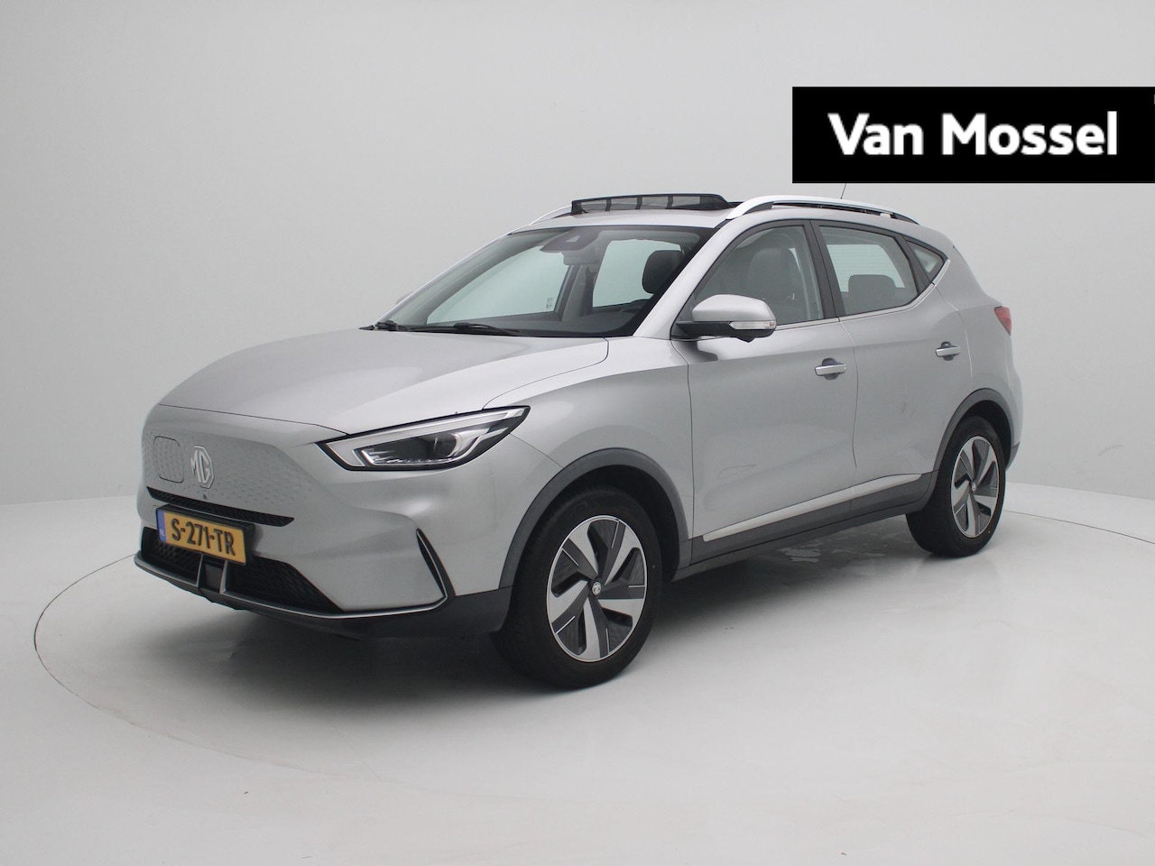 MG ZS - Standard Range Luxury 50 kWh | Panoramadak | Leder | Apple Carplay/Android Auto | Led Kopl - AutoWereld.nl