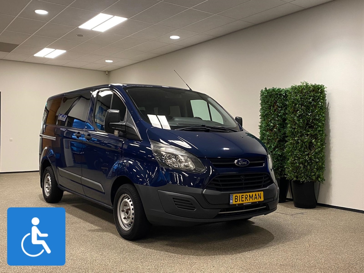 Ford Transit Custom - L1H1 Rolstoelbus (airco) - AutoWereld.nl
