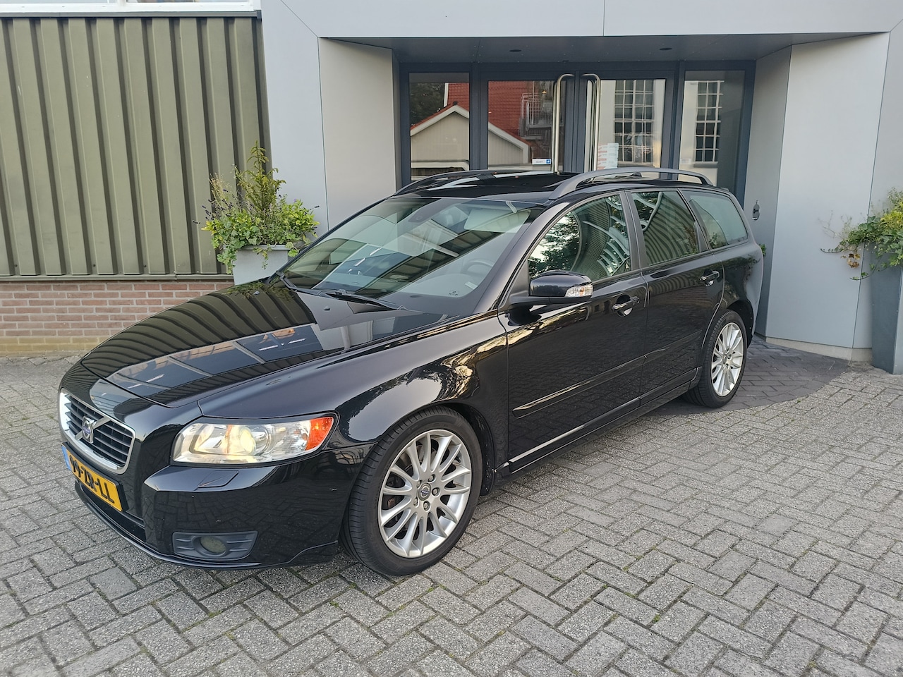 Volvo V50 - 2.4 D5 Edition II | LET OP GEEN APK | Alleen zo mee - AutoWereld.nl