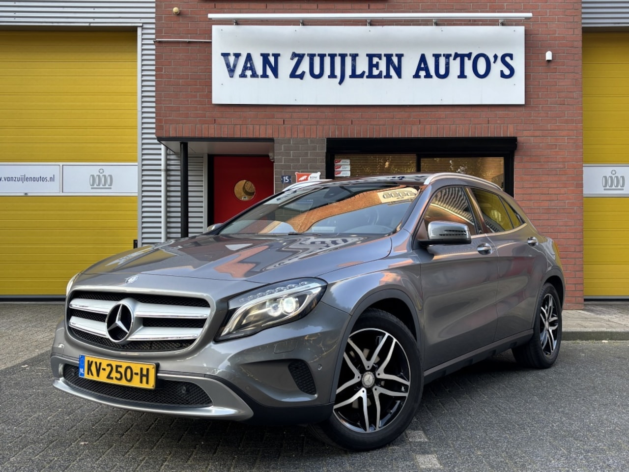Mercedes-Benz GLA-Klasse - 180 Prestige Aut Panorama Leder Navi Trekhaak Camera - AutoWereld.nl