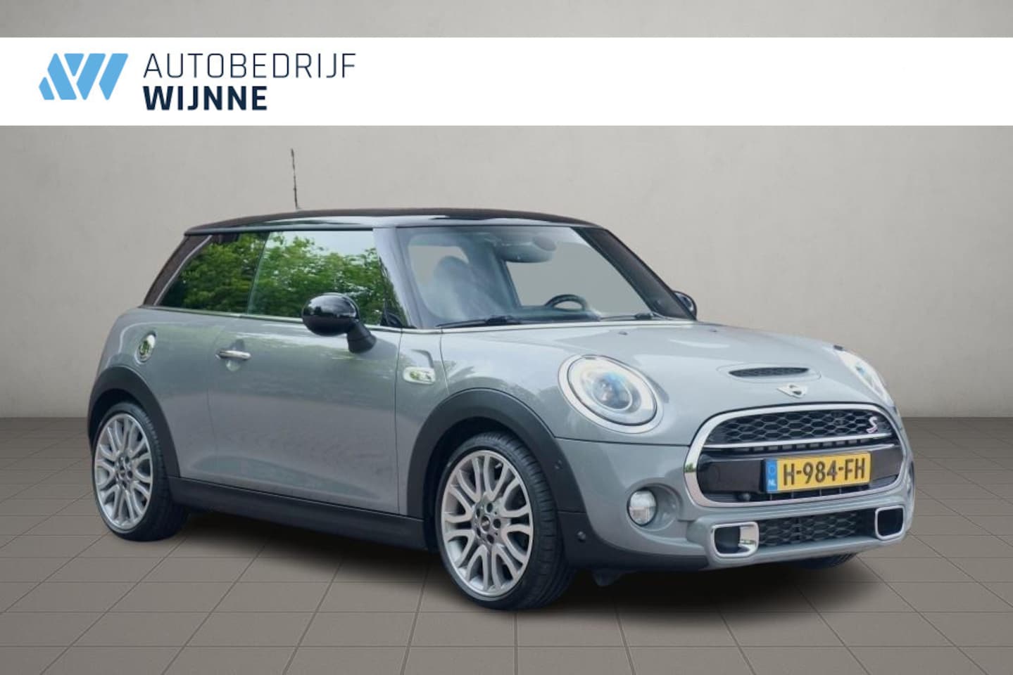 MINI Cooper S - 192pk Chili Serious Business | JCW Pakket | Panoramadak | Keyless | Camera | Harman/kardon - AutoWereld.nl