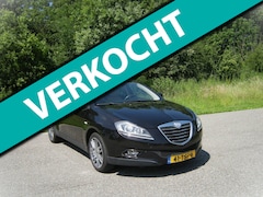Lancia Delta - 1.8-16V Di Platinum . 5 Drs . AUTOMAAT . Airco . Cruiscontrol . flippers op stuur . enz en