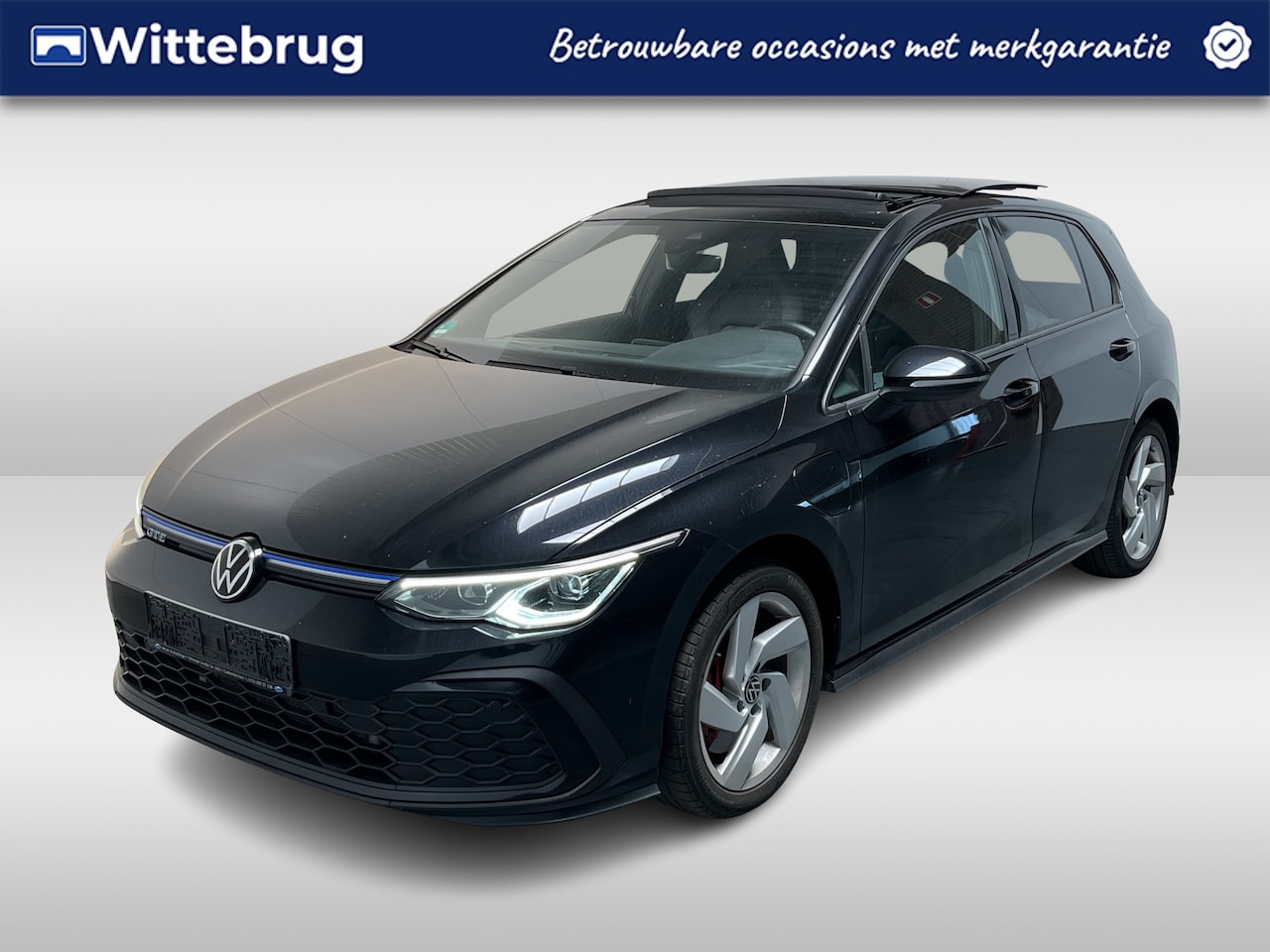 Volkswagen Golf - 1.4 eHybrid GTE / AUTOMAAT/ 245 PK/ PANO/ PARK.SENSOR.V+A/ STUUR+STOELVERWARM./ APP-CONNEC - AutoWereld.nl