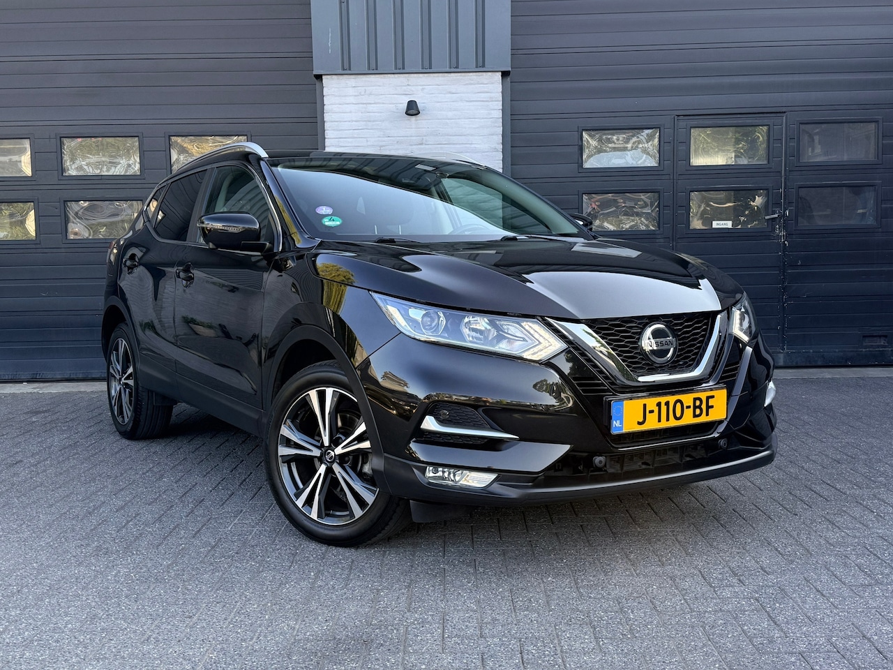 Nissan Qashqai - 1.3 DIG-T N-Connecta, Trekhaak, 360 Camera, Pano - AutoWereld.nl