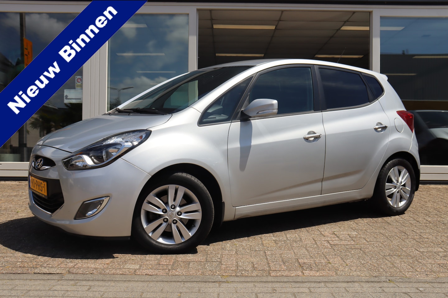 Hyundai ix20 - 1.6i i-Vision 1.6i i-Vision, Automaat, Dealer onderhouden, Climate, Camera A, Cruise, Navi, Prijs is Rij - AutoWereld.nl