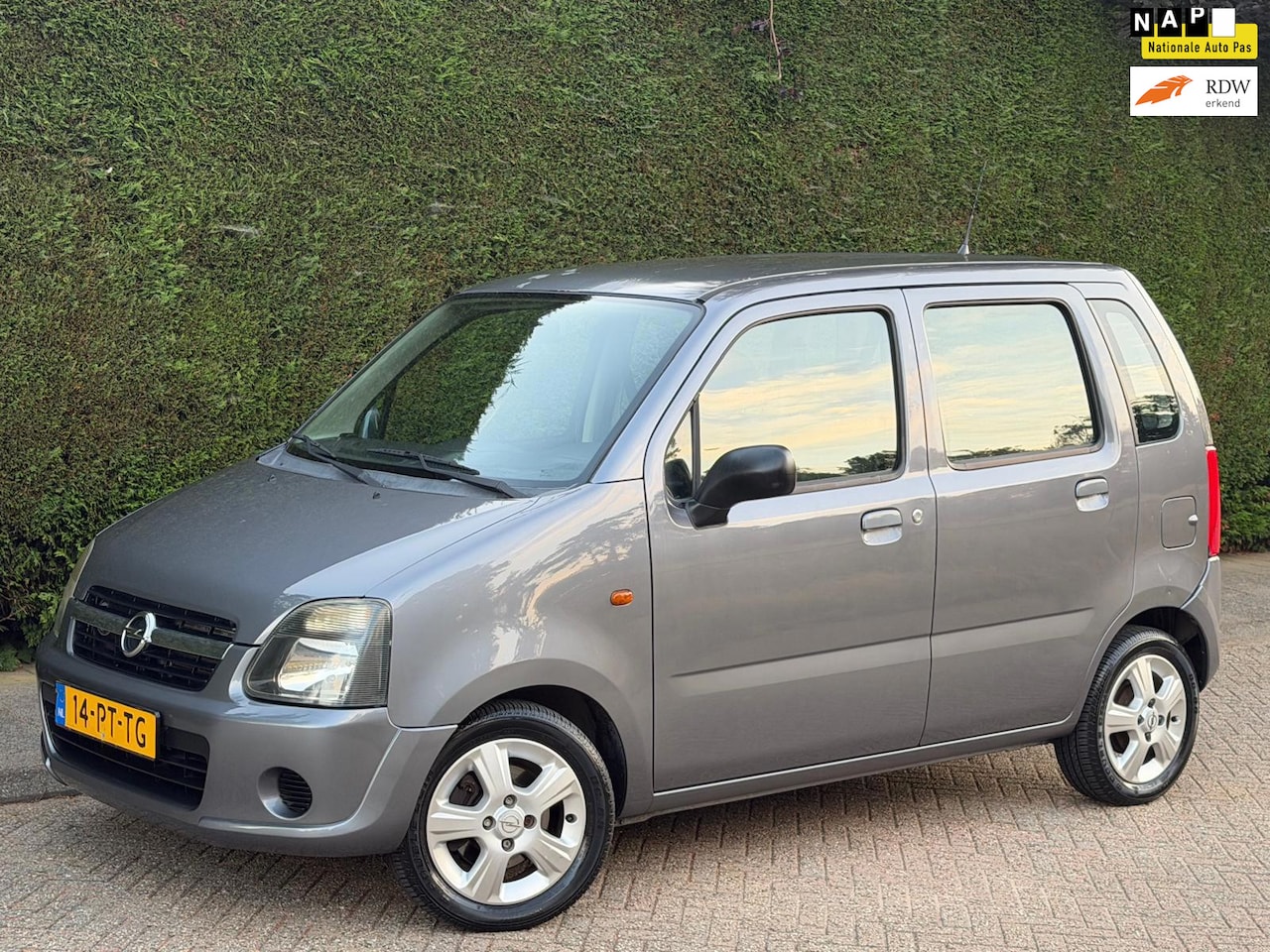 Opel Agila - 1.2-16V Maxx AIRCO/E-RAMEN/LAGEKM/RIJDTGOED! - AutoWereld.nl