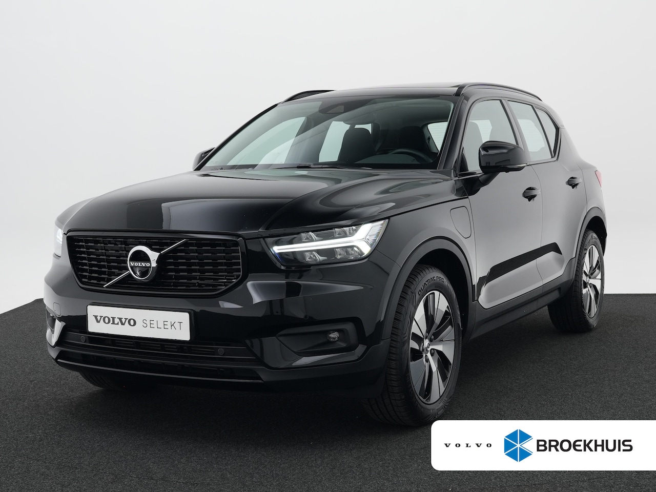 Volvo XC40 - T4 Recharge R-Design | Panoramadak | 360° Camera | Harman/Kardon | BLIS | Trekhaak | Stand - AutoWereld.nl