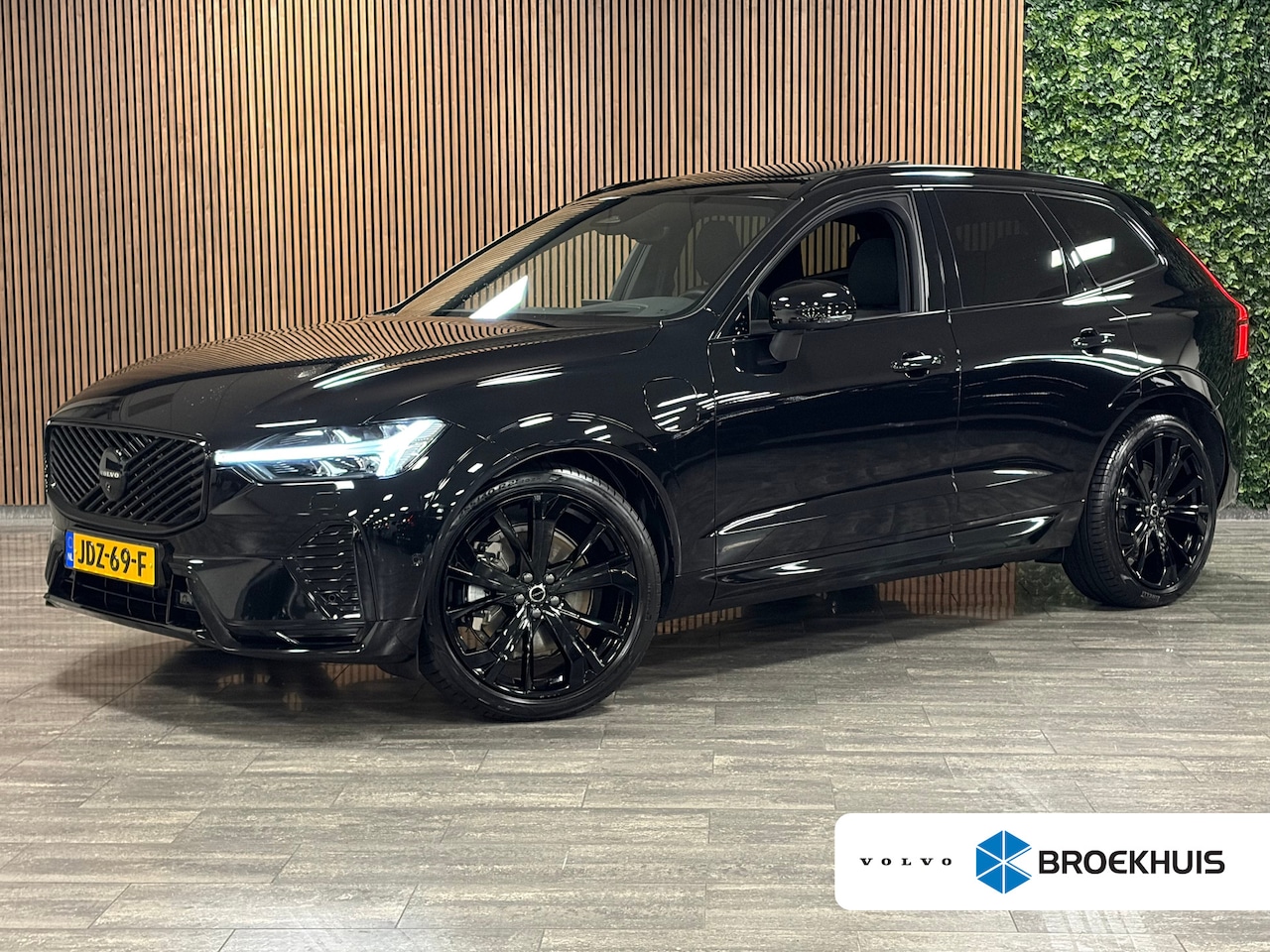 Volvo XC60 - T6 AWD Recharge Ultra Black Edition | MY26 | Luchtvering | Trekhaak | 360 Camera | Head-Up - AutoWereld.nl
