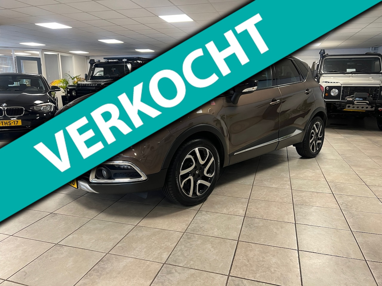 Renault Captur - 1.2 TCe Helly Hansen Automaat, Lederen bekleding, Achteruitrijcamera, Climate controle - AutoWereld.nl