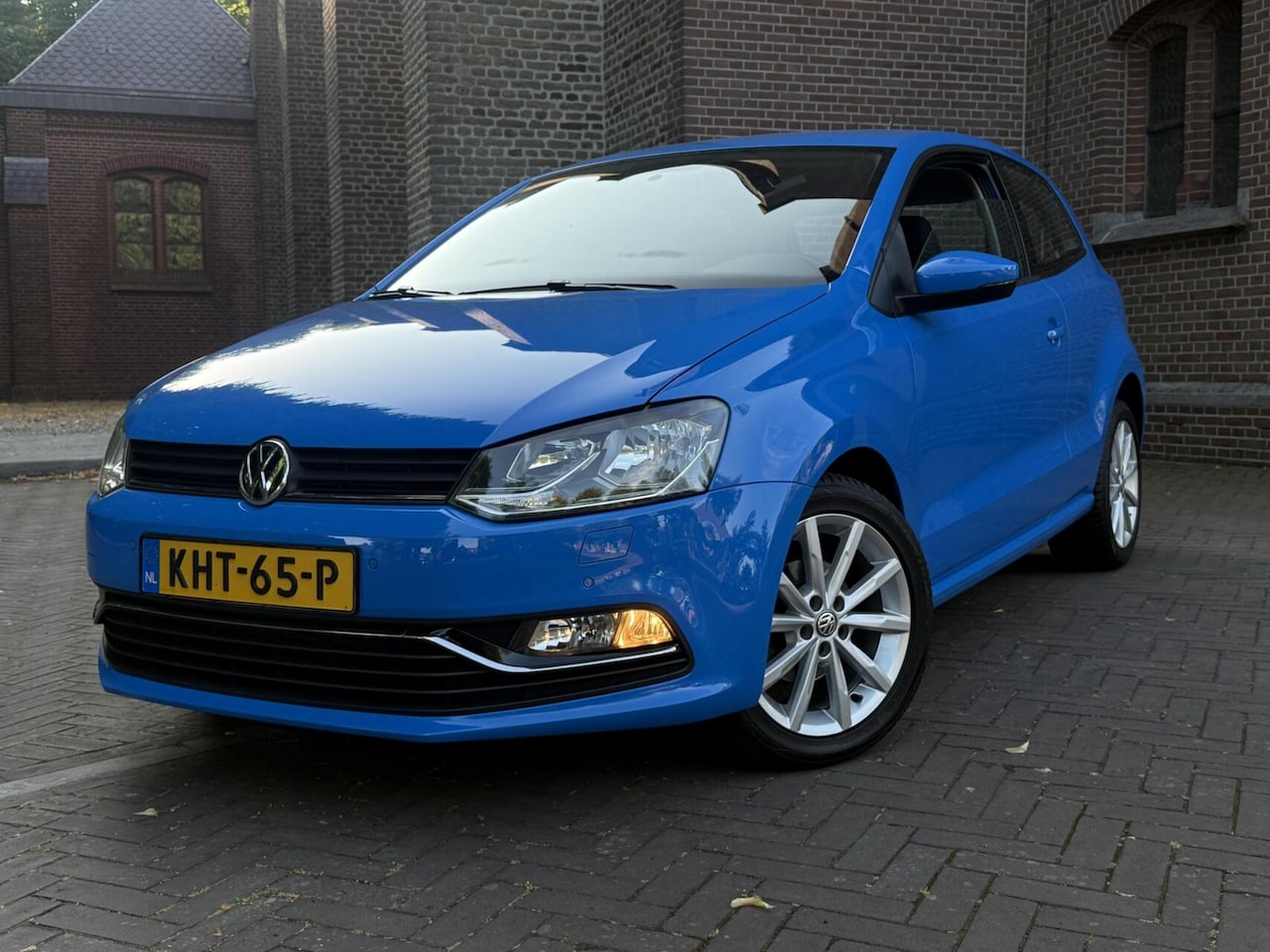 Volkswagen Polo - 1.2 TSI BLUEMOTION / PDC / HIGHLINE - AutoWereld.nl