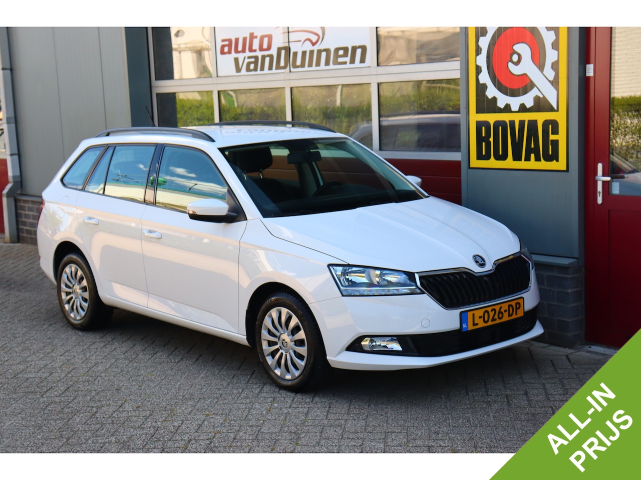 Skoda Fabia Combi - 1.0 TSI Ambition O.a: PDC, Airco, Cruise, Navi, Carplay, DAB, Etc. All-in prijs! - AutoWereld.nl