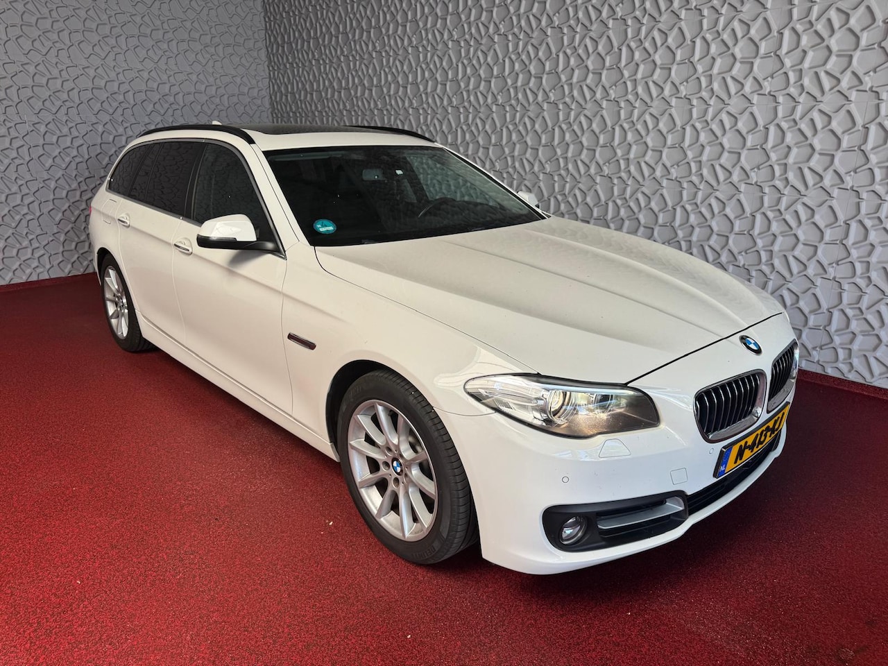 BMW 5-serie Touring - 520i High Executive Schuifdak. - AutoWereld.nl