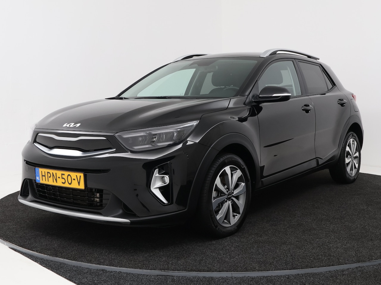 Kia Stonic - 1.0 T-GDi MHEV DynamicPlusLine Onderweg-naar-dealer - AutoWereld.nl