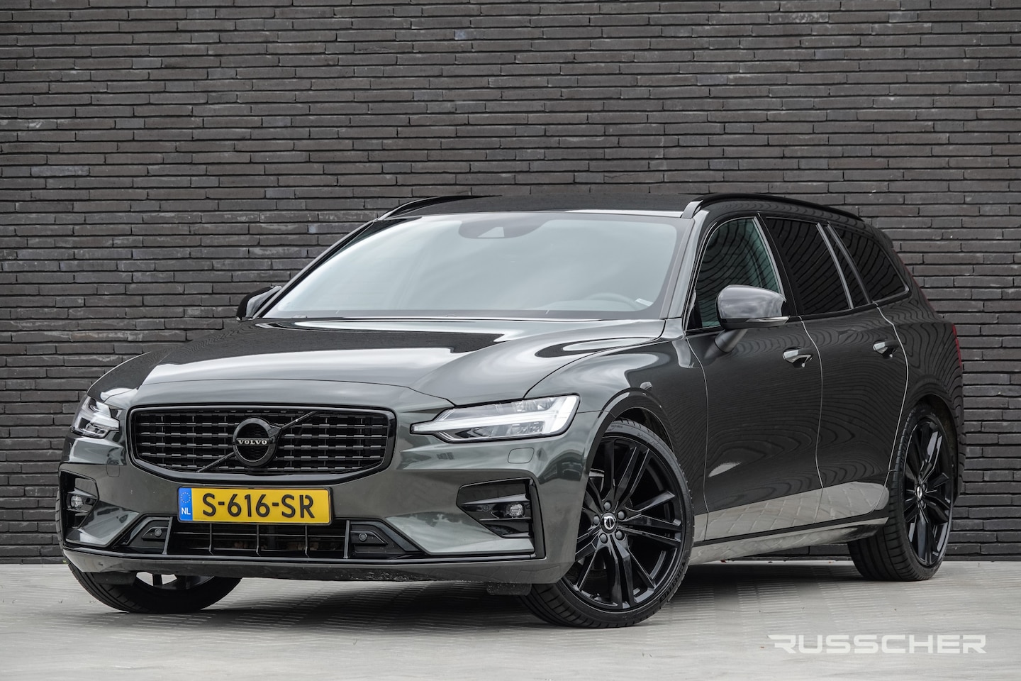 Volvo V60 - 2.0 B4 197Pk Aut. | Momentum Business | Achteruitrijcamera | Harman-Kardon | Trekhaak | 20 - AutoWereld.nl