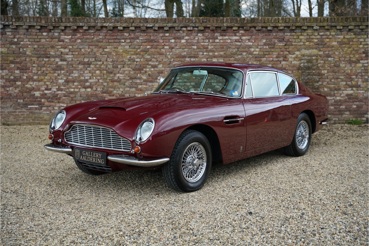 Aston Martin DB6 - Vantage Mk1 "Manual" This is an original factory Vantage, Matching Numbers and colours, Du - AutoWereld.nl