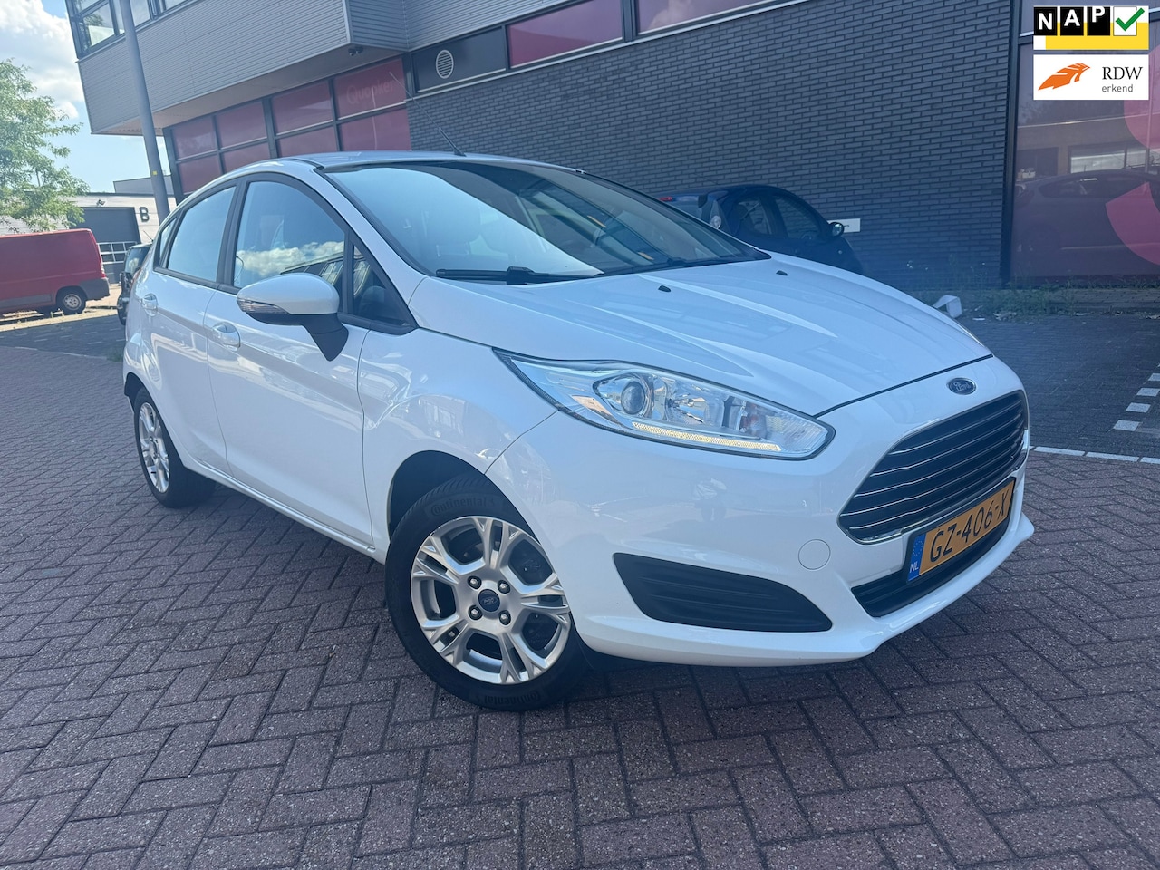 Ford Fiesta - 1.0 Style AIRCO Volledig onderhouden APK 5DR - AutoWereld.nl